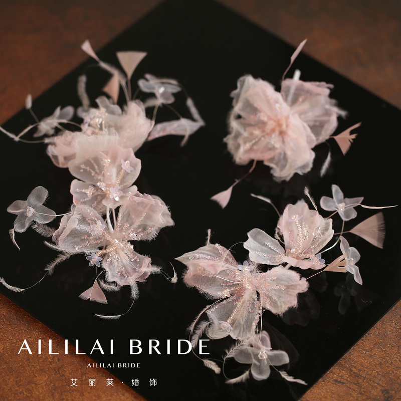 High-End Pink Feather Flower Side Hair Accessory for Brides, Sweet and Age-Reducing, Light Gauze Dress, Atmospheric Styling Headpiece
