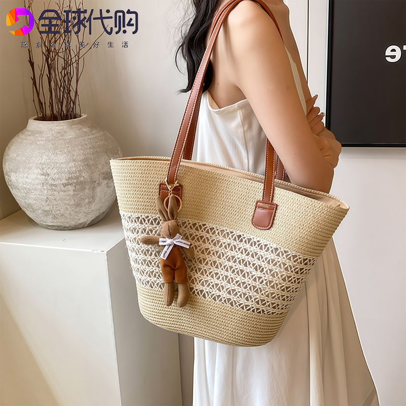 Branded Resort-Style Woven Basket Bag for Women, Summer Trendy Beach Straw Bag, Fashionable Versatile Shoulder Bucket Bag