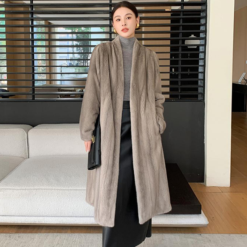 2026 New Imported Velvet V-Neck Young and Fashionable Mink Coat for Women, Full Mink Long Mink Fur Coat 2026 New Imported Velvet V-Neck Young and Fashionable Mink Coat for Women, Full Mink Long Mink Fur Coat