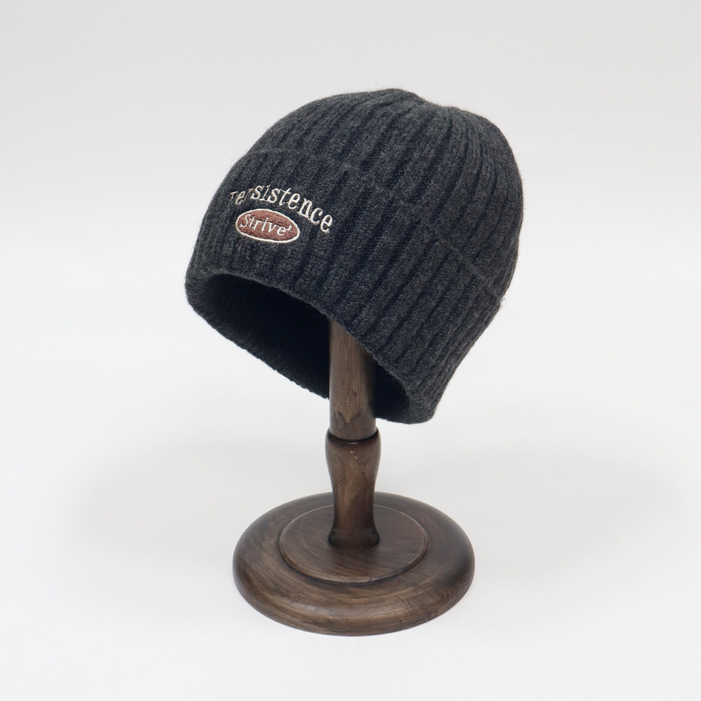 2025秋冬抽绳堆堆帽子如何选：保暖显脸又百搭？