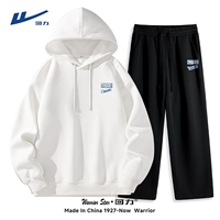 [Костюм с прямыми брюками] белый (h пересекает логотип волн на груди) + черный (h пересекает логотип брюк с волнами)