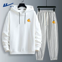 Белый (оранжевая этикетка на груди с отпечатком h) + конопляно-серый (бирка на брюках с оранжевым отпечатком h)