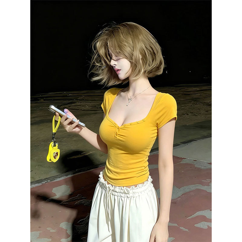 Hot Girl Style Yellow Square Neck Henley Collar Short-Sleeve T-Shirt for Women, 2026 Summer New Slim-Fit Waist-Revealing Crop Top Hot Girl Style Yellow Square Neck Henley Collar Short-Sleeve T-Shirt for Women, 2026 Summer New Slim-Fit Waist-Revealing Crop Top