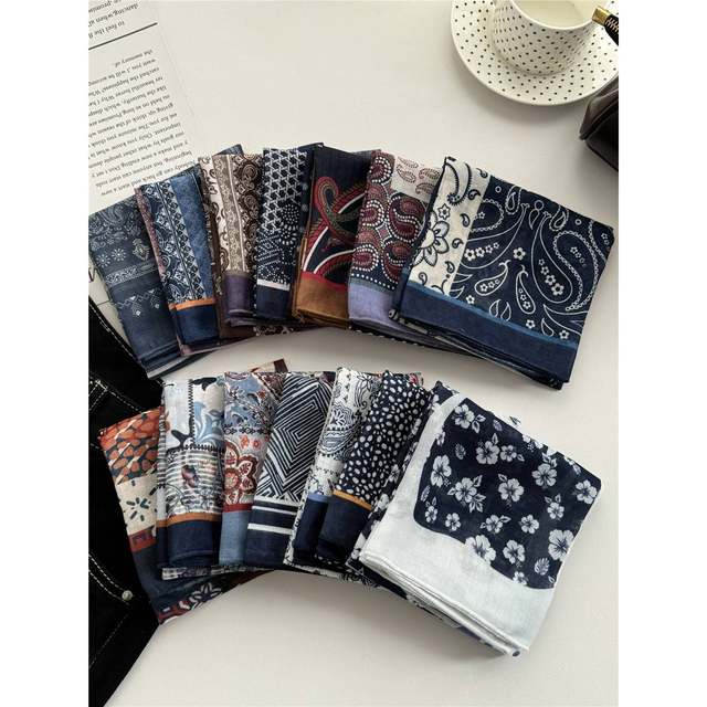 Japanese-Style Retro Paisley Small Square Scarf for Women, New Summer Fashion, Stylish and Versatile Decorative Headscarf, Silk Scarf