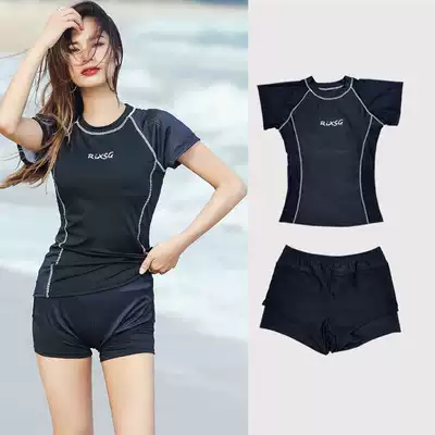Swimsuit 2021 new fashion hot spring female meat cover seaside Korean Sports small chest gather les two sets