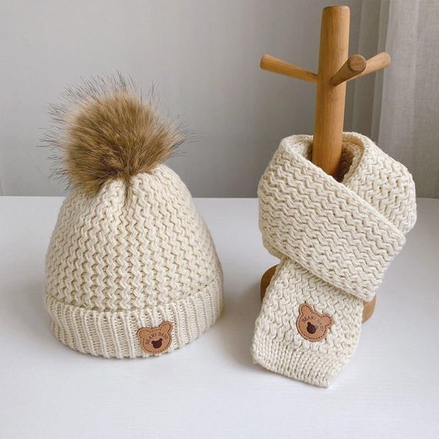 Autumn and Winter Children's Hats, Boys' Bear Woolen Hats, Girls' Knitted Thickened Warm Baby Hats and Scarf Two-Piece Set