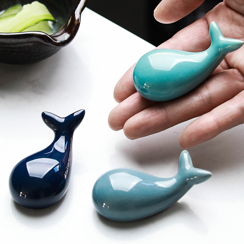 Element treasure creative Japanese whale ceramic chopsticks chopsticks frame, lovely spoon holder frame spoon hold chopsticks chopsticks pillow