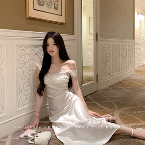 Yoli Zhang Yuli's "Flowing Banquet" White Square-Neck Dress for Women, Spring Light Luxury, High-End Feel, Slimming Satin Long Dress