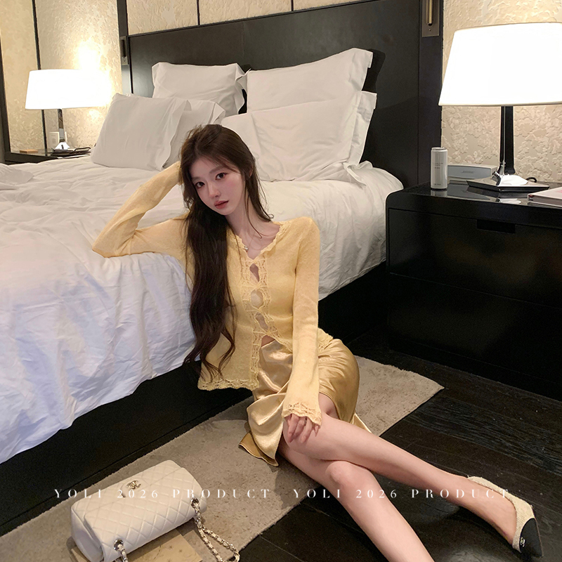 Yoli Zhang Yuli's "Jasmine Lemon Scented Yellow Wool Knit Sweater for Women, Autumn Atmosphere, Pure Desire, Slim Fit, Slimming Top Yoli Zhang Yuli's "Jasmine Lemon Scented Yellow Wool Knit Sweater for Women, Autumn Atmosphere, Pure Desire, Slim Fit, Slimming Top
