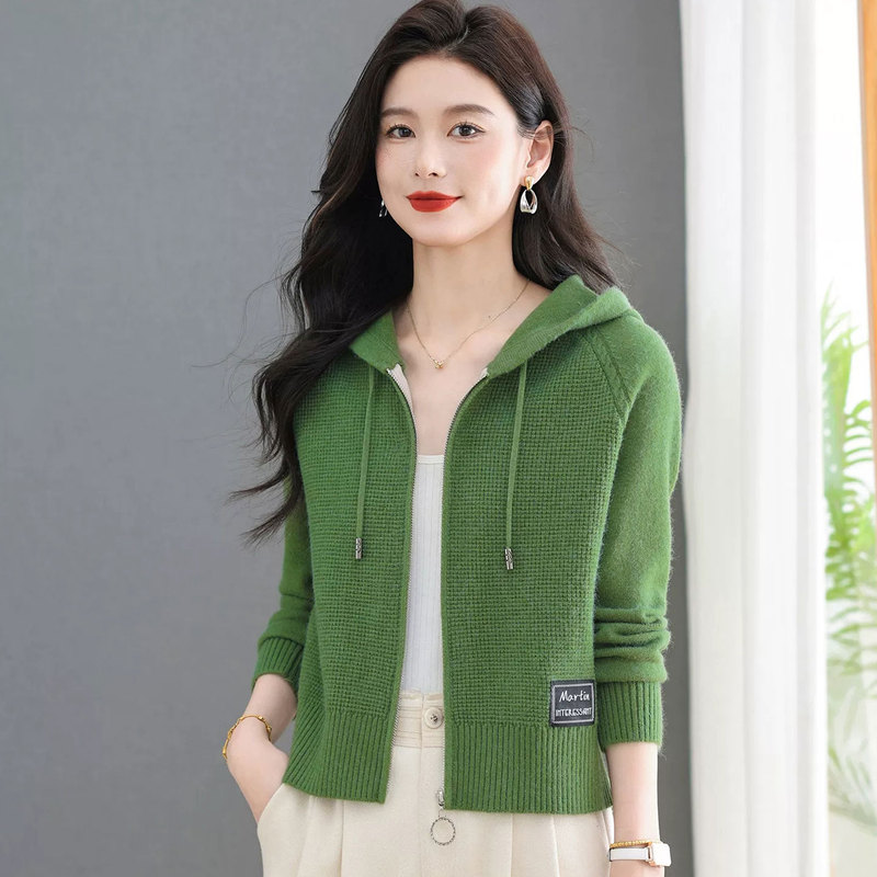 Hooded Zipper Knitted Cardigan for Women, Short Style, Korean Style, Loose Fit, Slimming, Versatile, Long-Sleeved Sweater Jacket, Casual Knitwear Hooded Zipper Knitted Cardigan for Women, Short Style, Korean Style, Loose Fit, Slimming, Versatile, Long-Sleeved Sweater Jacket, Casual Knitwear