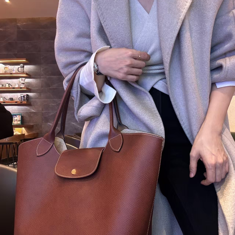 Large Brown Leather Tote Bag for Women, Commuter Shoulder Bag, Simple Large-Capacity Handbag, Fashionable Bucket Bag