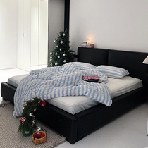 As we all know the moon is made of cheese. Milk blue texture cotton four-piece set of pure cotton sheets and skin-friendly bedding.