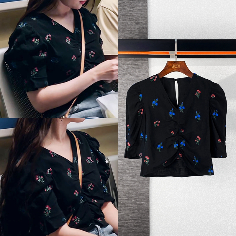 Liu Yifei Style V-Neck Embroidered Floral Shirt for Women, High-End Summer Puff Sleeve Black Elegant Sweet Short Top Liu Yifei Style V-Neck Embroidered Floral Shirt for Women, High-End Summer Puff Sleeve Black Elegant Sweet Short Top