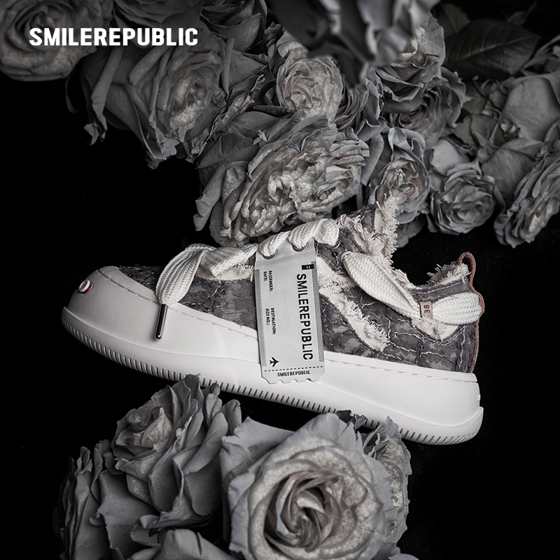 【Same Style as Xue Kaiqi】Smilerepublic Silver Cream Rose Open-Toe Smiley Platform Height-Increasing Canvas Shoes, Ugly-Cute Style 【Same Style as Xue Kaiqi】Smilerepublic Silver Cream Rose Open-Toe Smiley Platform Height-Increasing Canvas Shoes, Ugly-Cute Style