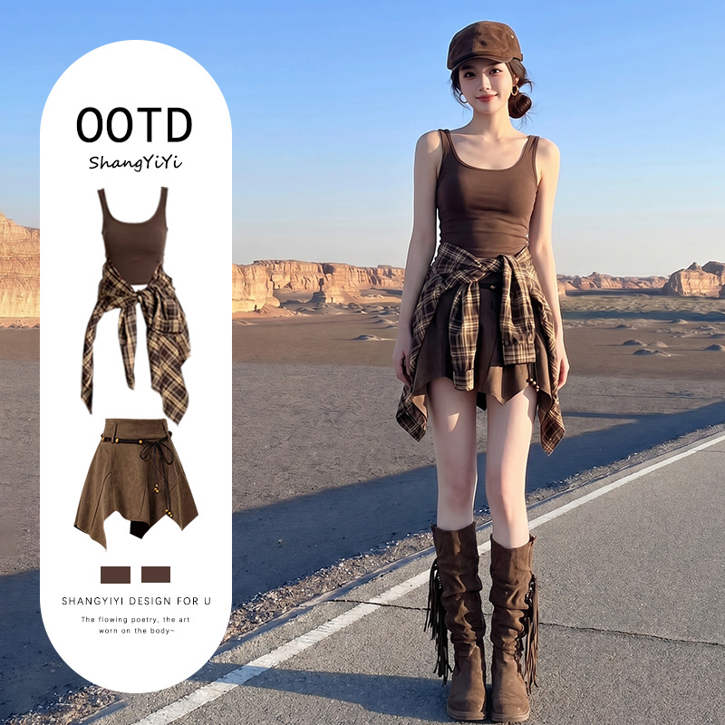 Dress Outfit in Wasteland Style for Summer Travel in Northwest Xinjiang, Featuring a Maillard Bohemian Style Short Skirt Set Dress Outfit in Wasteland Style for Summer Travel in Northwest Xinjiang, Featuring a Maillard Bohemian Style Short Skirt Set