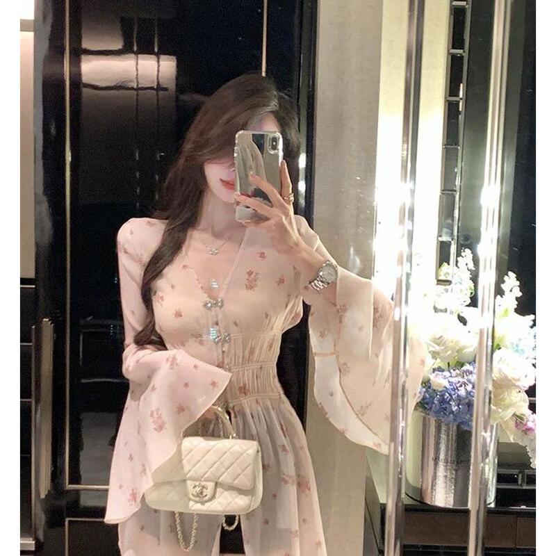 French-Style Pink Floral V-Neck Flared Sleeve Blouse for Women, Summer Chiffon Cardigan, Pure and Sexy Waist-Cinching Top French-Style Pink Floral V-Neck Flared Sleeve Blouse for Women, Summer Chiffon Cardigan, Pure and Sexy Waist-Cinching Top