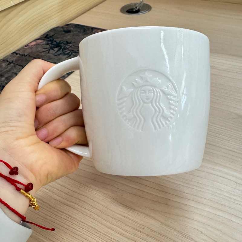 Starbucks Coffee Shop Uses a Premium Classic White Office Ceramic Transparent Goddess Large-Capacity Simple Mug Starbucks Coffee Shop Uses a Premium Classic White Office Ceramic Transparent Goddess Large-Capacity Simple Mug