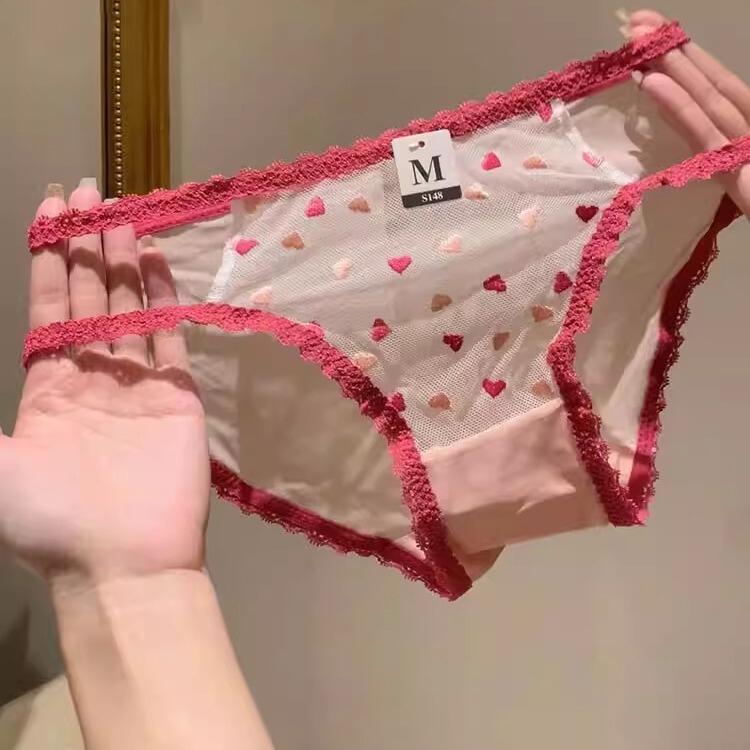Love Sniper~ the Design of These Lace Panties Is Truly Amazing~ I Fell in Love at First Sight and My Heart Was Fluttering
