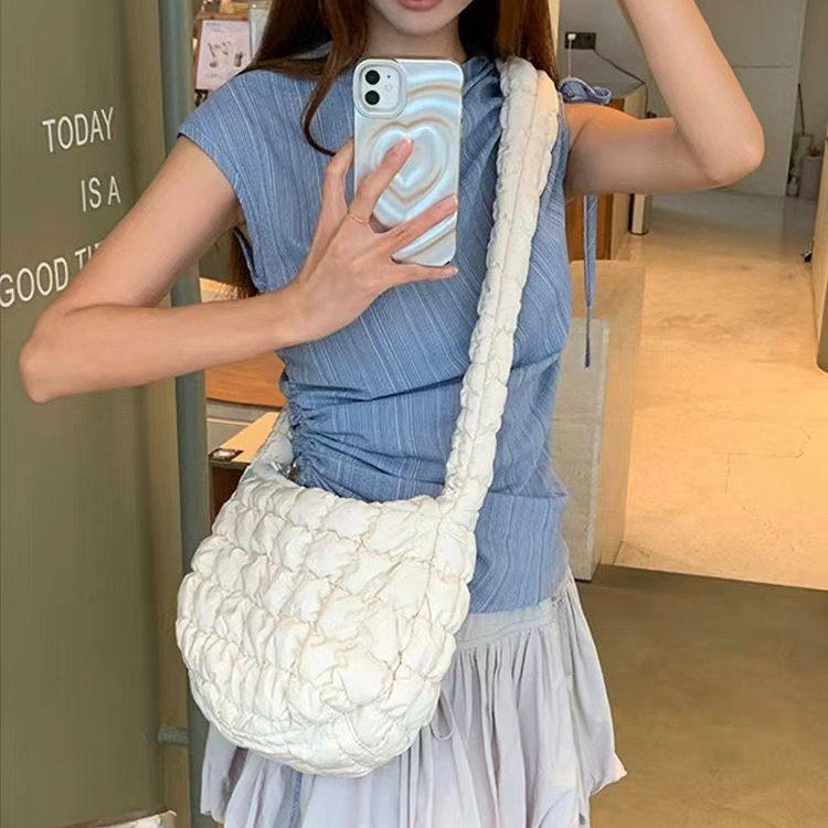 Cos Cloud Bag Large Size 2025 Spring/Summer New Niche Large Capacity Dumpling Crossbody Padded Pleated Tote Bag Cos Cloud Bag Large Size 2025 Spring/Summer New Niche Large Capacity Dumpling Crossbody Padded Pleated Tote Bag