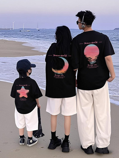 不一样的2025超火亲子装一家三四口夏季短袖t恤衫多巴胺衣服童装
