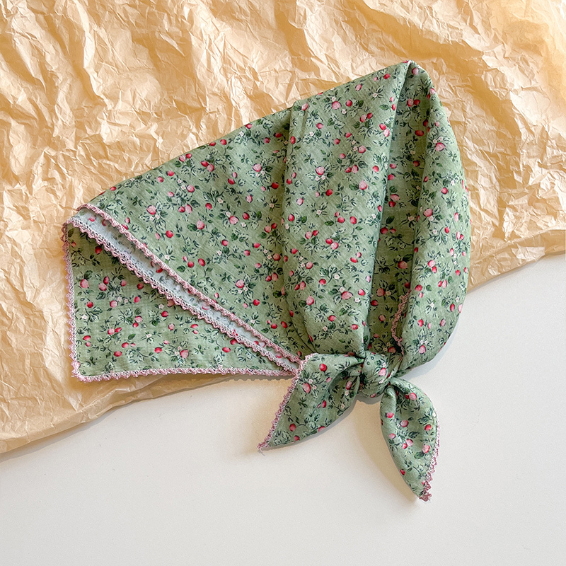 Vintage Small Floral Square Scarf, Silk Scarf for Women, Triangle Head Wrap, Sun Protection, Paired with Shirt, Neck Protector, Neck Scarf, Hairband, Thin Scarf Vintage Small Floral Square Scarf, Silk Scarf for Women, Triangle Head Wrap, Sun Protection, Paired with Shirt, Neck Protector, Neck Scarf, Hairband, Thin Scarf