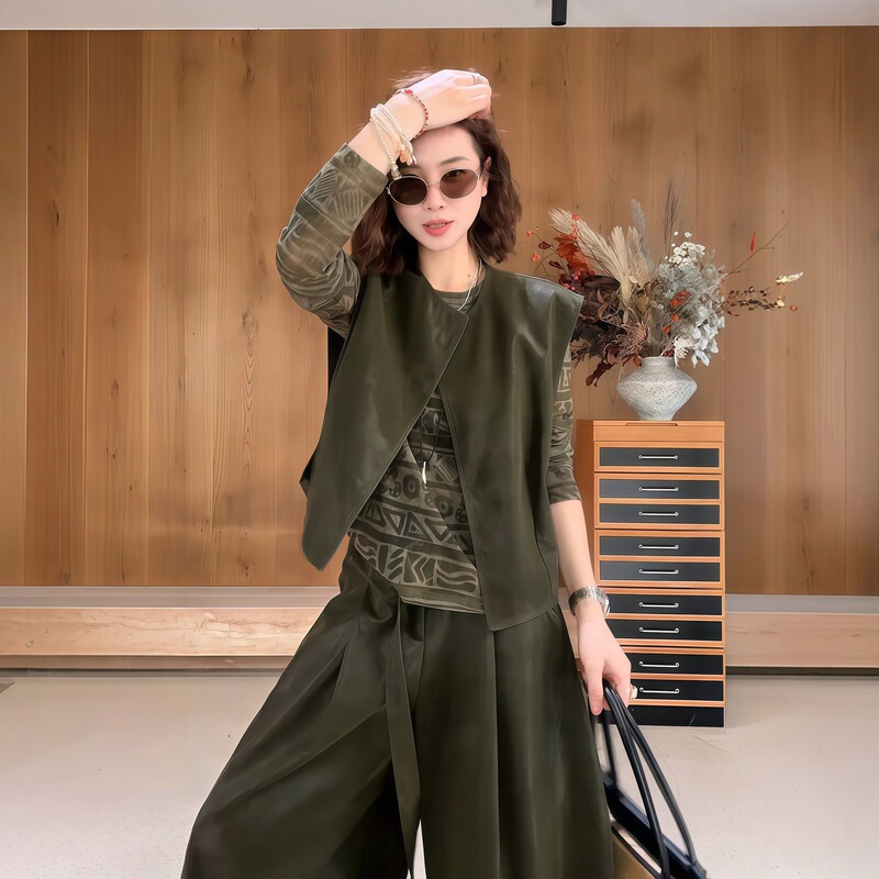 Autumn Women's Clothing 2026 New High-End Sleeveless Vest Top Printed T-Shirt Casual Wide-Leg Pants Three-Piece Set
