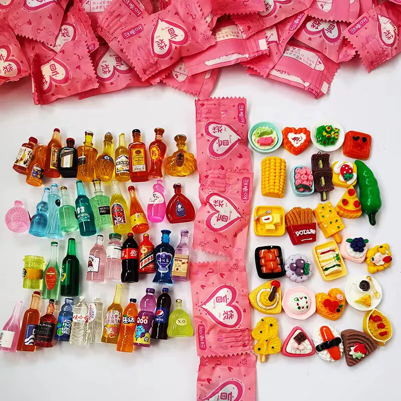 Маленькая игрушка, бутылка, игрушечная еда, Колу