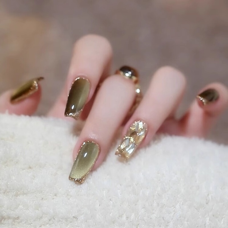 New Maillard Ceramic Green Cat's Eye Elf Magic Stone Sparkling Crystal Porcelain White Fake Nails Handmade Wearable Nails New Maillard Ceramic Green Cat's Eye Elf Magic Stone Sparkling Crystal Porcelain White Fake Nails Handmade Wearable Nails