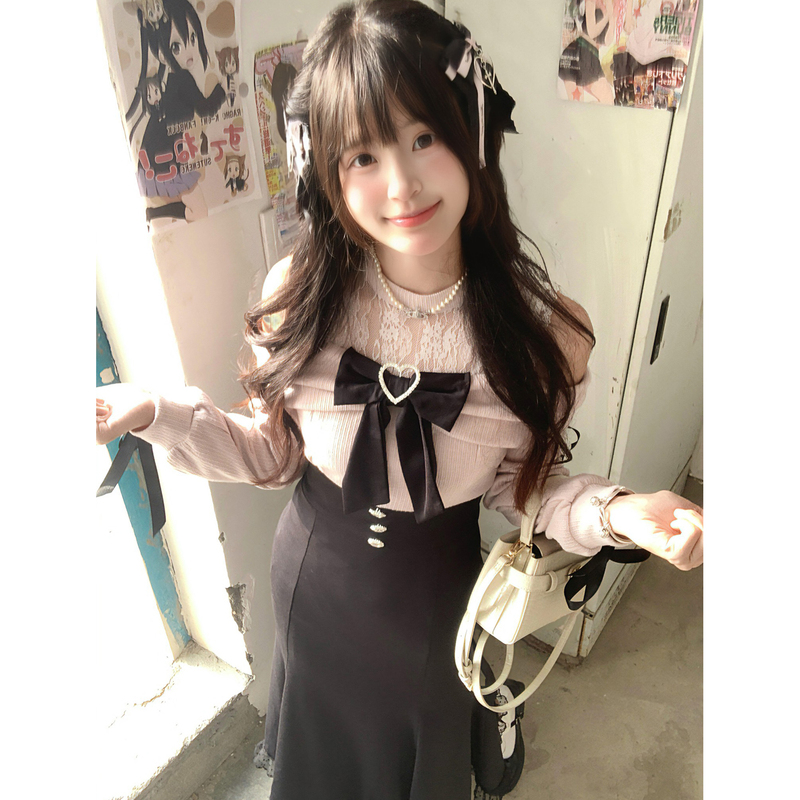 Gentle and Sweet Girl Pink Off-Shoulder Waist-Cinching Dress for Women, High-End Fake Two-Piece Style, Elegant Slim-Fit Bodycon Fishtail Long Dress