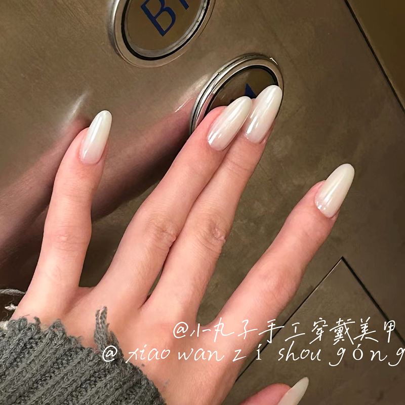 Handmade Nail Tips Hailey Wearable Nails Medium-Long and Short Styles 2026 New High-End High-Quality Almond Nails for Summer