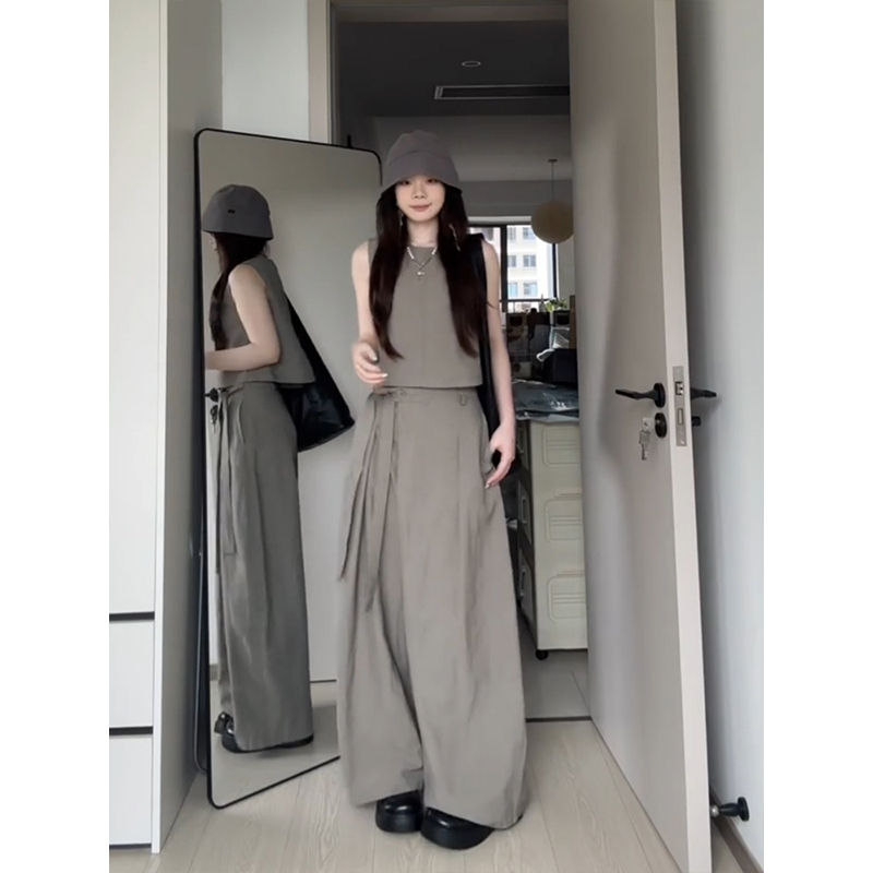 Simple and High-End Casual Sports Suit for Women, Summer Korean Style Sleeveless Vest with Tie-Up Wide-Leg Pants, Elegant Two-Piece Set