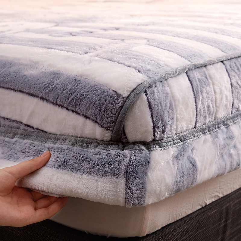 Flannel Bed HAT IN SINGLE PIECE THICKENED WITH ANTI-SLIP FIXED CORAL SUEDE BED COVER MAT BED MAT PROTECTION BED JACKET PLUS SUEDE
