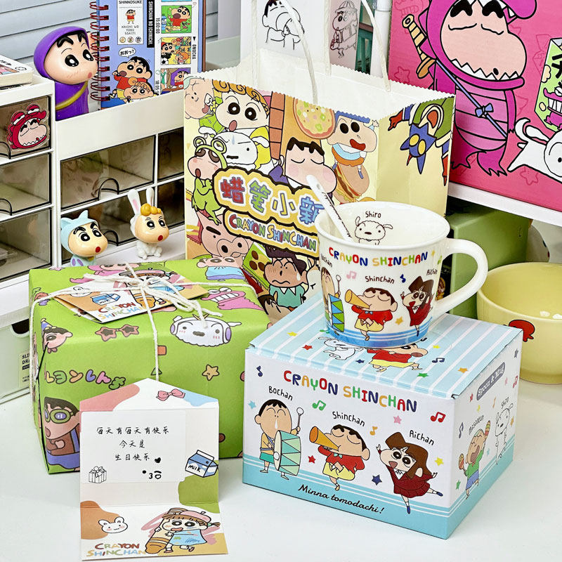 Подарочный набор кружек на день рождения Crayon Shin-chan, керамическая чашка для воды с ложкой, подарочный набор для подруг, подарки для подруг