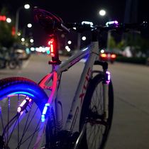山地车夜行尾灯间儿童公路自行单车智能骑行充电专业防水警示闪光