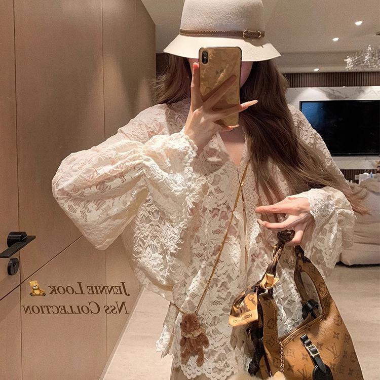 Grae's Diary Soft and Unique Sexy Lace Blouse 2025 Spring/Summer Bell Sleeve Top White V-Neck Shirt