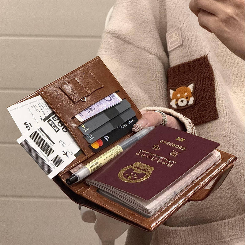 British Hoinvaet Retro Oil Leather Passport Holder Travel Document Bag Integrated Wallet Card Holder Passport Holder