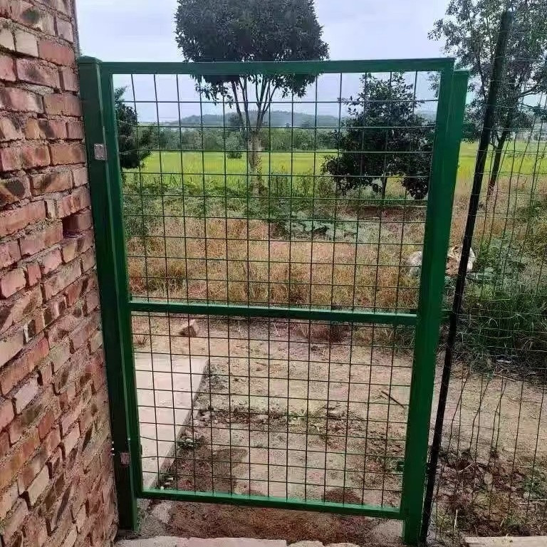 Thickened Green Wire Mesh Gate, Simple Mesh Gate, Folding Gate, Fence Gate for Outdoor Farming, Gate Guardrail Thickened Green Wire Mesh Gate, Simple Mesh Gate, Folding Gate, Fence Gate for Outdoor Farming, Gate Guardrail