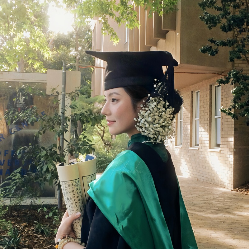 Bachelor's Cap Hairpin with Starry Flower Design, White Artificial Flower Hair Accessory, Elegant Side Clip, Perfect for Graduation Photos