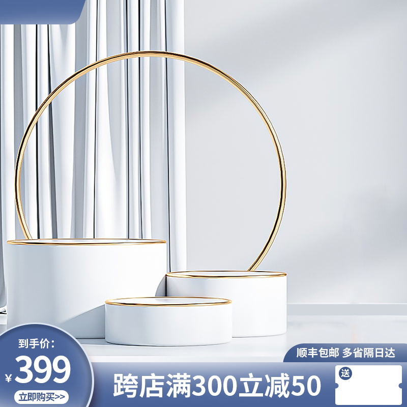 现代简约展示台促销主图PSD模板：到手价399元/跨店满减/顺丰包邮/赠品标签