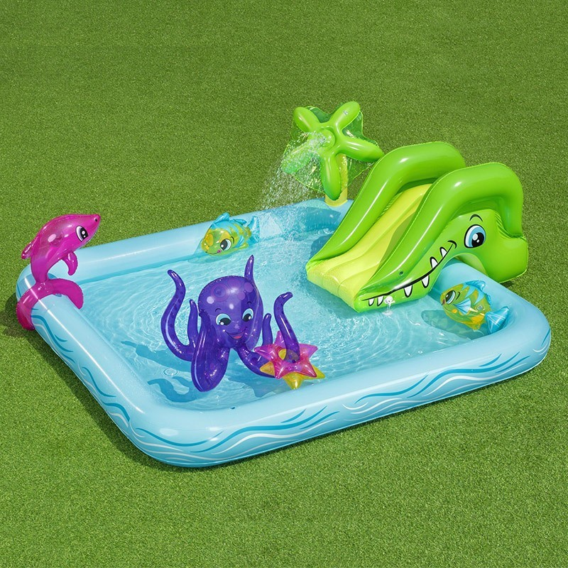 水上奇趣园：充气水上乐园的奇妙游乐世界