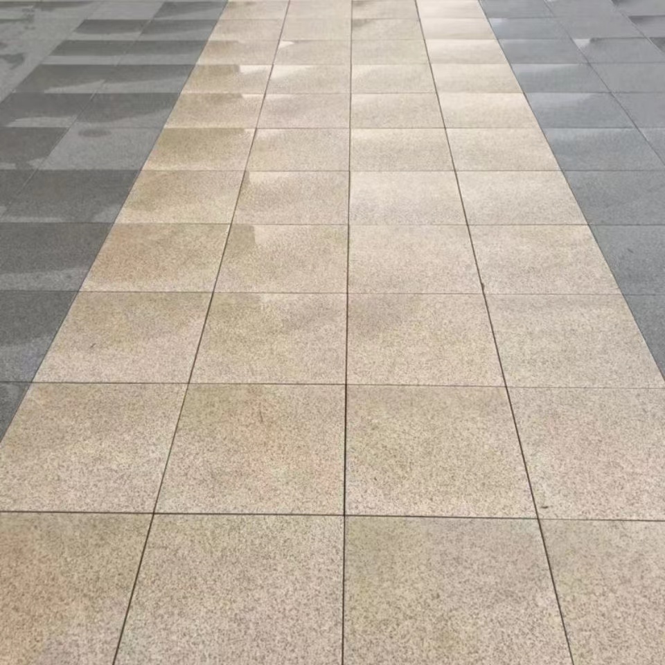 花岗岩芝麻白灰黑地铺石火烧板荔枝面黄金麻黄锈石材路沿马路牙石(图8)