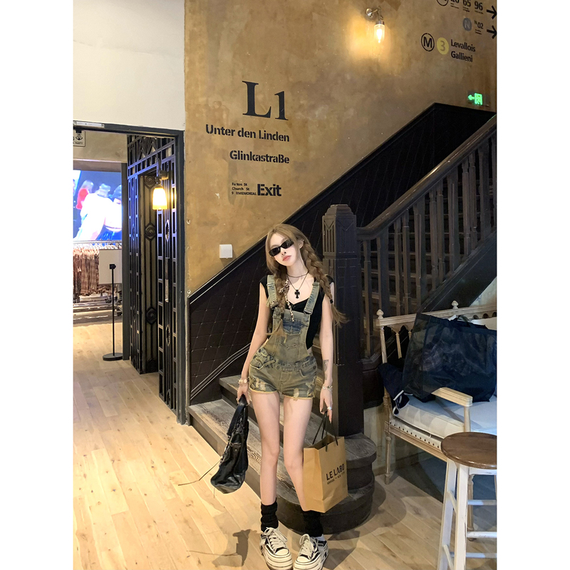 Suuuicee Shibuya Honmachi Vintage Blue Distressed Denim Overalls Shorts for Petite Figures to Look Taller Hot Pants Suuuicee Shibuya Honmachi Vintage Blue Distressed Denim Overalls Shorts for Petite Figures to Look Taller Hot Pants
