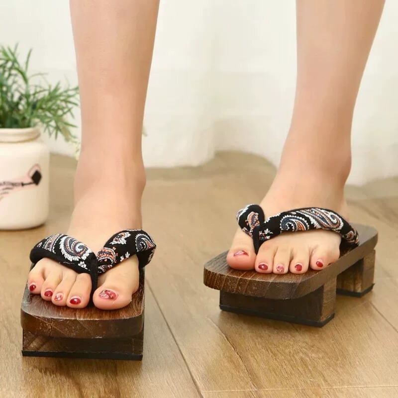Wooden Slippers, Two-Toe Wooden Clogs, Japanese Gentleman's Wooden Clogs, Wooden Flip-Flops, Cosplay Men's Wooden Clogs