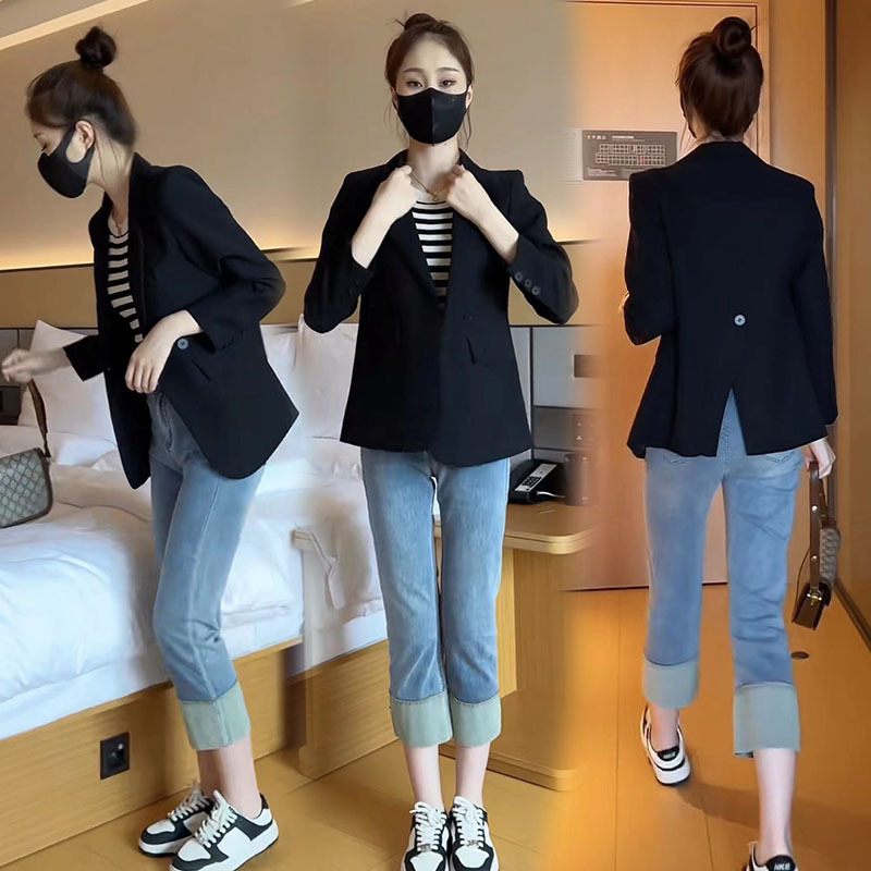 Women's Short Blazer 2026 Spring and Autumn New Design with Back Slit, Single Button, Elegant Shoulder Pads Suit