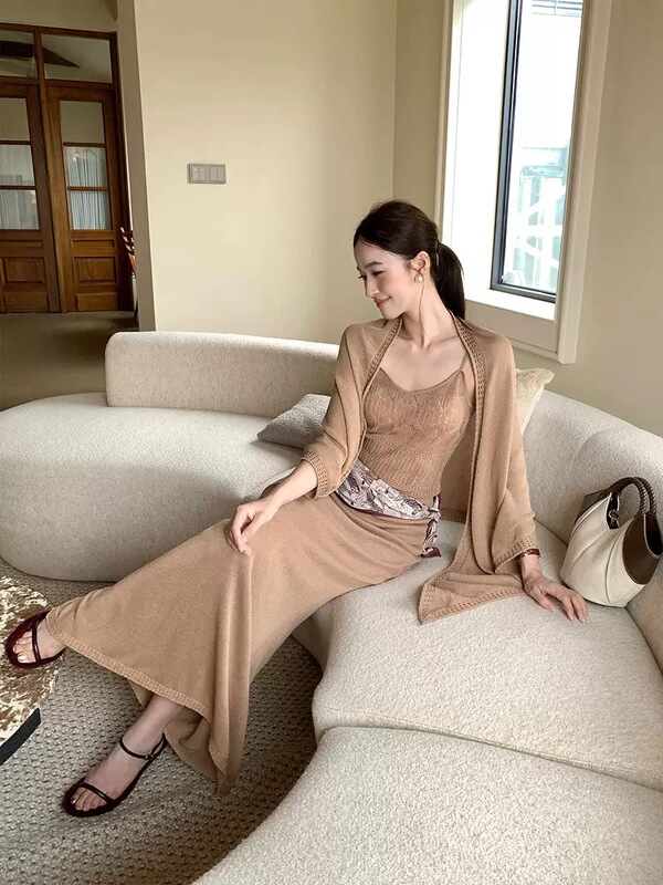 Se Gentle Sun "Relaxing Stroll" Gentle Crochet Three-Piece Sweater Set Se Gentle Sun "Relaxing Stroll" Gentle Crochet Three-Piece Sweater Set