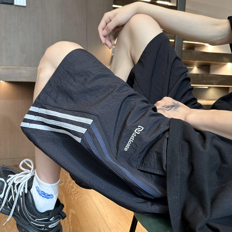 Youth Sports Shorts for Boys, Middle School Students, Summer Quick-Dry Shorts, Big Kids' Summer Outdoor Wear Five-Point Pants Youth Sports Shorts for Boys, Middle School Students, Summer Quick-Dry Shorts, Big Kids' Summer Outdoor Wear Five-Point Pants