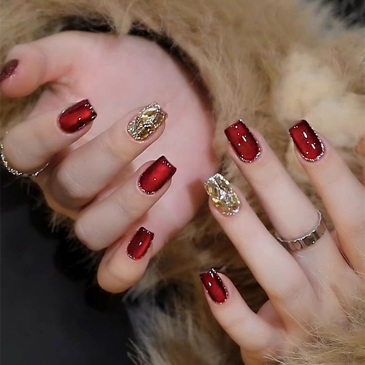 Super Popular Cat-Eye Handmade Manicure Wearable Nails 2026 New Year High-End Red Short Nail Patches New Style Maillard Super Popular Cat-Eye Handmade Manicure Wearable Nails 2026 New Year High-End Red Short Nail Patches New Style Maillard