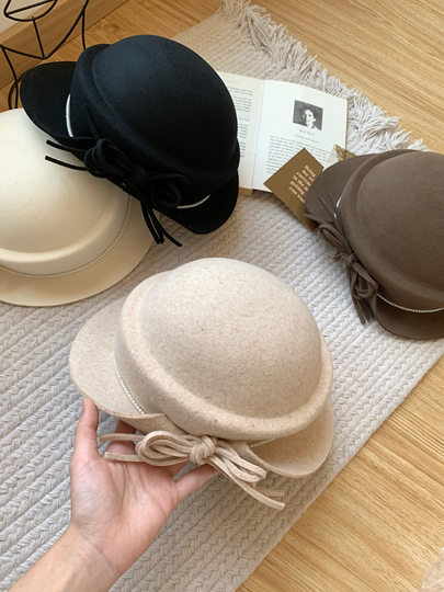 白色礼帽女2025秋冬季赫本风优雅法式盆帽显脸小渔夫帽高级感帽子