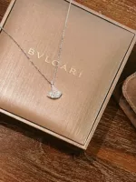 Платиновый, инкрустировано бриллиантами