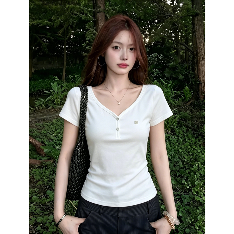 Korean-Style V-Neck Design, Regular Shoulder Short-Sleeve T-Shirt for Women, Summer 2026 New Slim-Fit Flattering Top for a Stunning Look